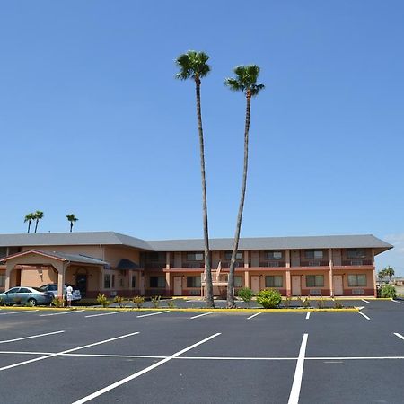 Deluxe Inn And Suites Weslaco Exteriör bild