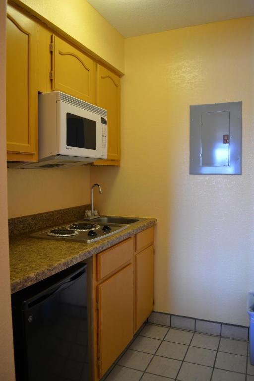 Deluxe Inn And Suites Weslaco Exteriör bild
