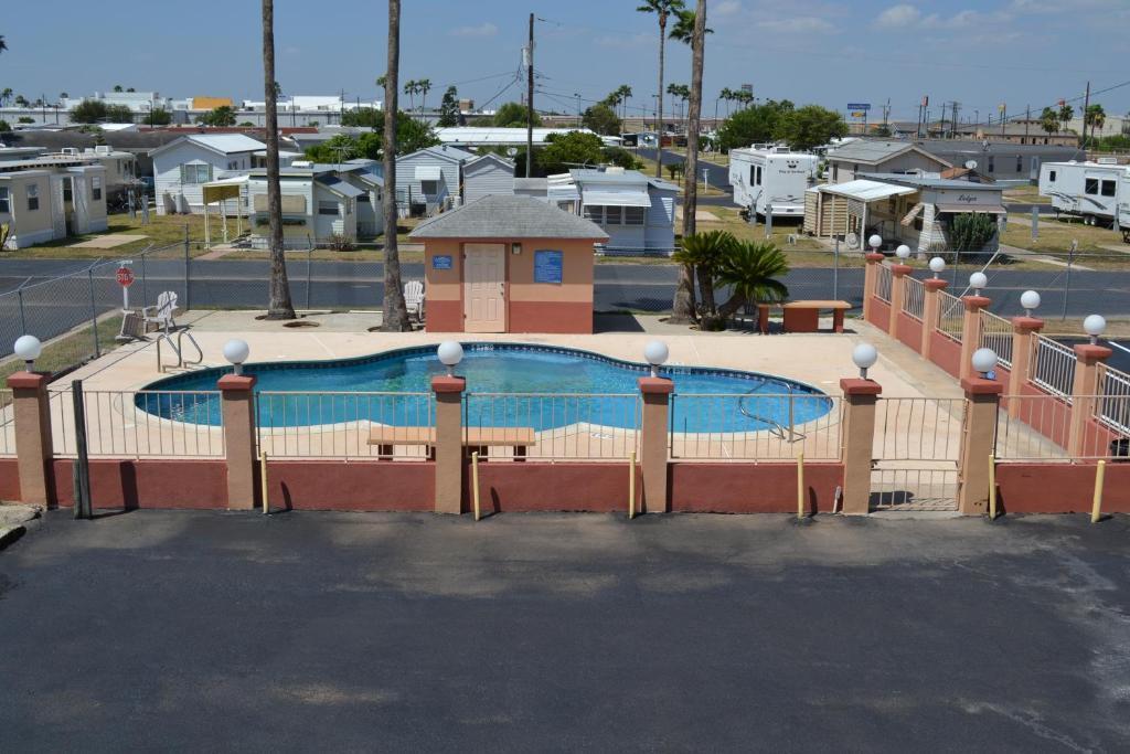Deluxe Inn And Suites Weslaco Exteriör bild