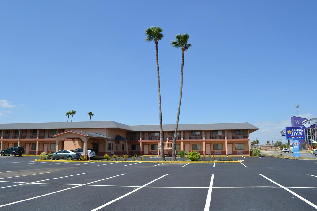 Deluxe Inn And Suites Weslaco Exteriör bild