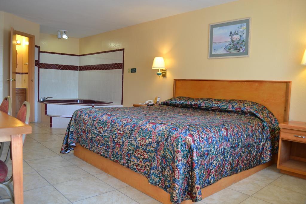 Deluxe Inn And Suites Weslaco Exteriör bild