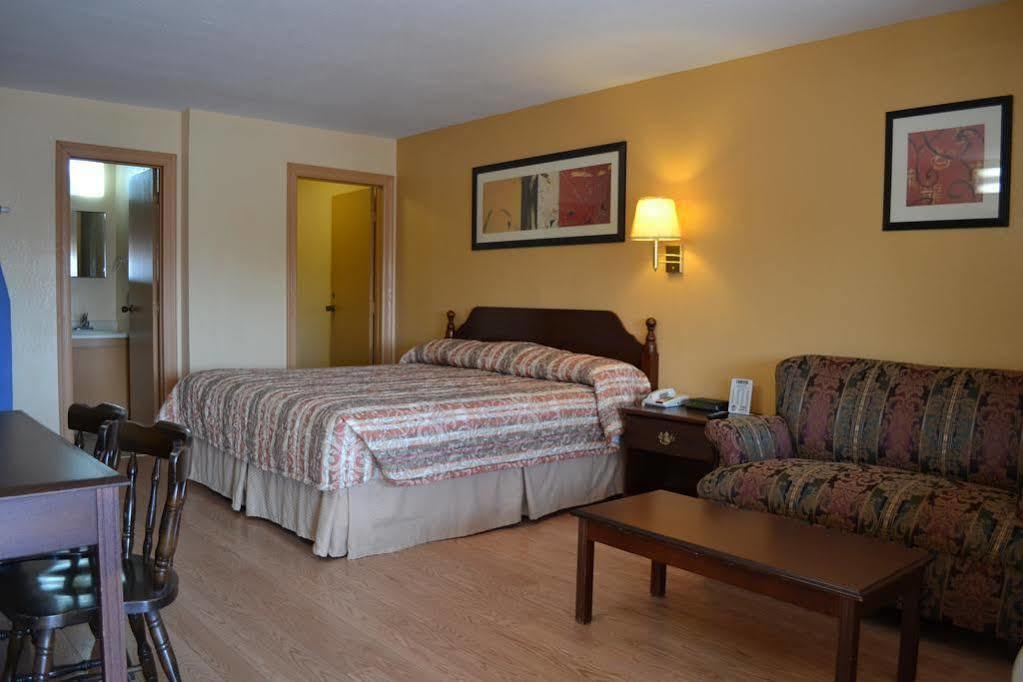 Deluxe Inn And Suites Weslaco Exteriör bild